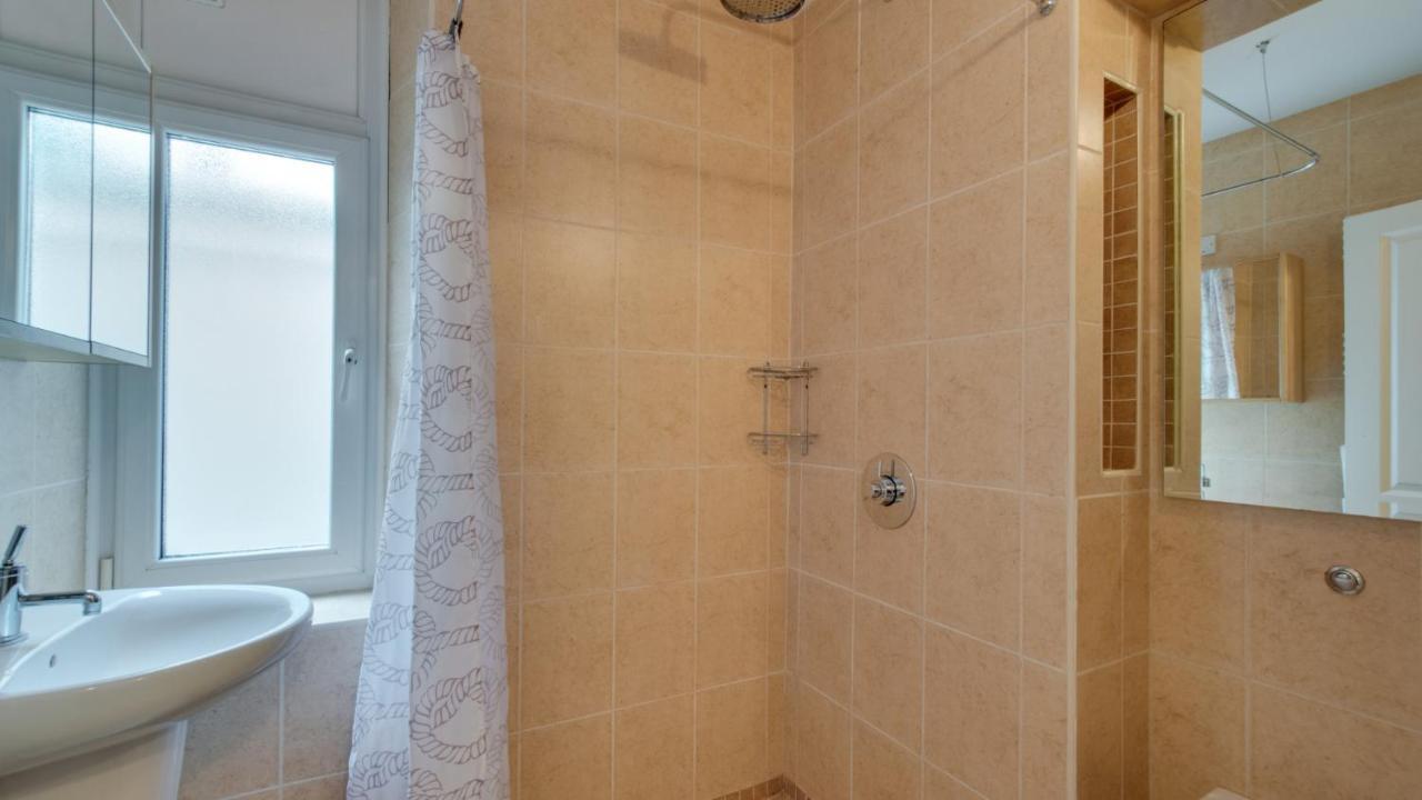 Apartment Rd Mumbles